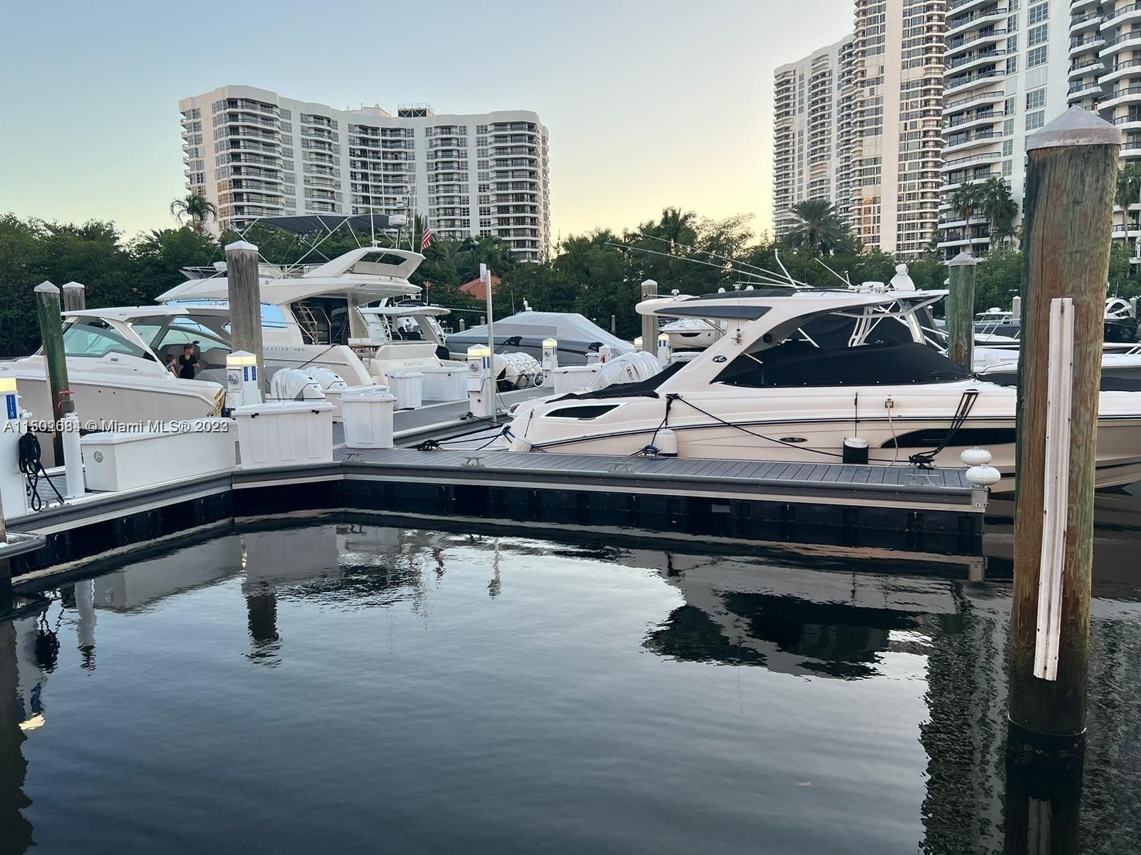 Aventura, MiamiDade County, FL Undeveloped Land, Lakefront Property