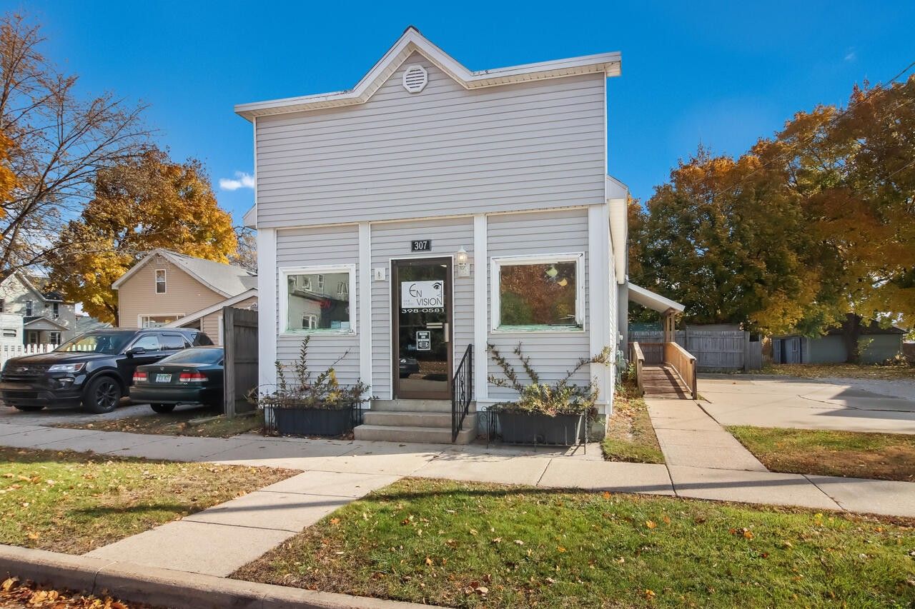 Manistee, Manistee County, MI Commercial Property, House for sale