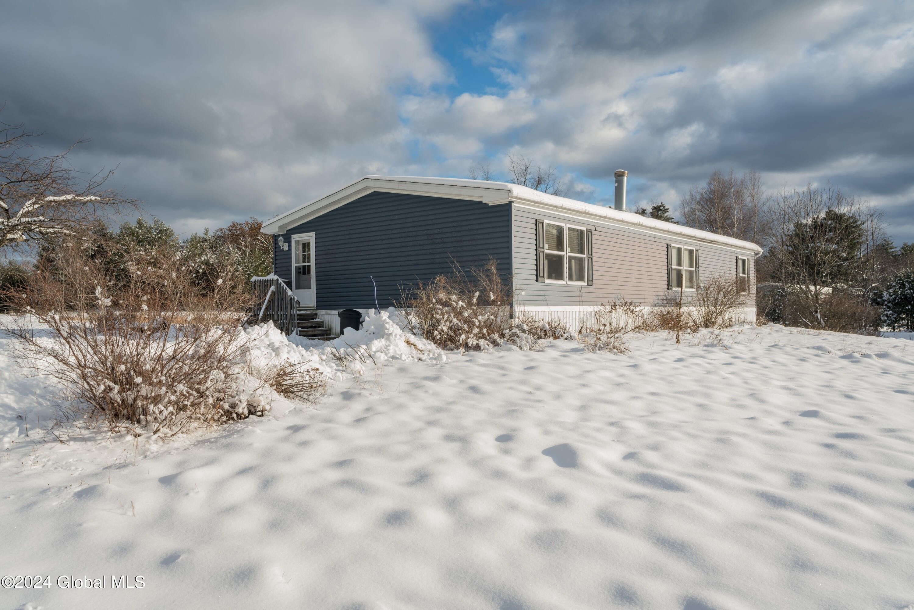 Lake Luzerne, Warren County, NY House for sale Property ID 418640745