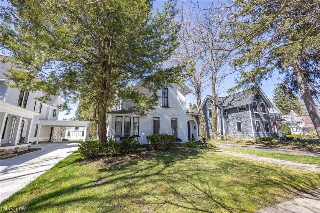 Chagrin Falls, Cuyahoga County, OH Lakefront Property, Waterfront Property, House for sale