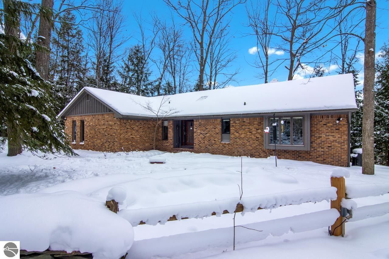 Traverse City, Grand Traverse County, MI Lakefront Property, Waterfront Property, House for sale