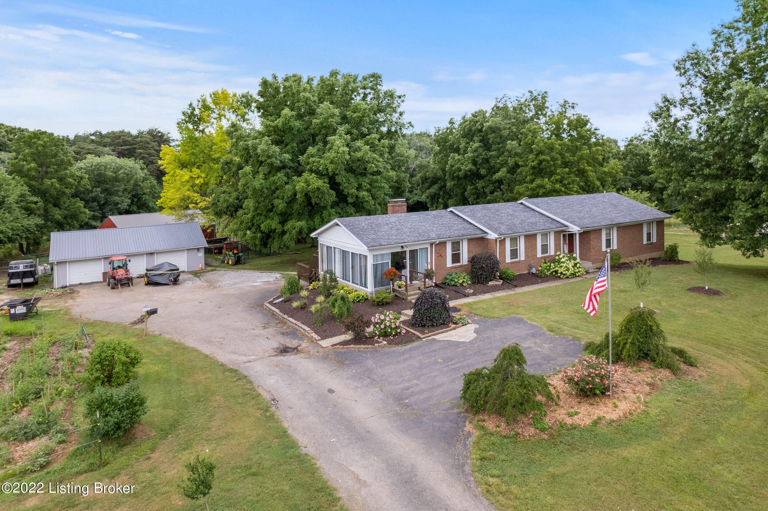 Louisville, Bullitt County, KY House for sale Property ID 418783225