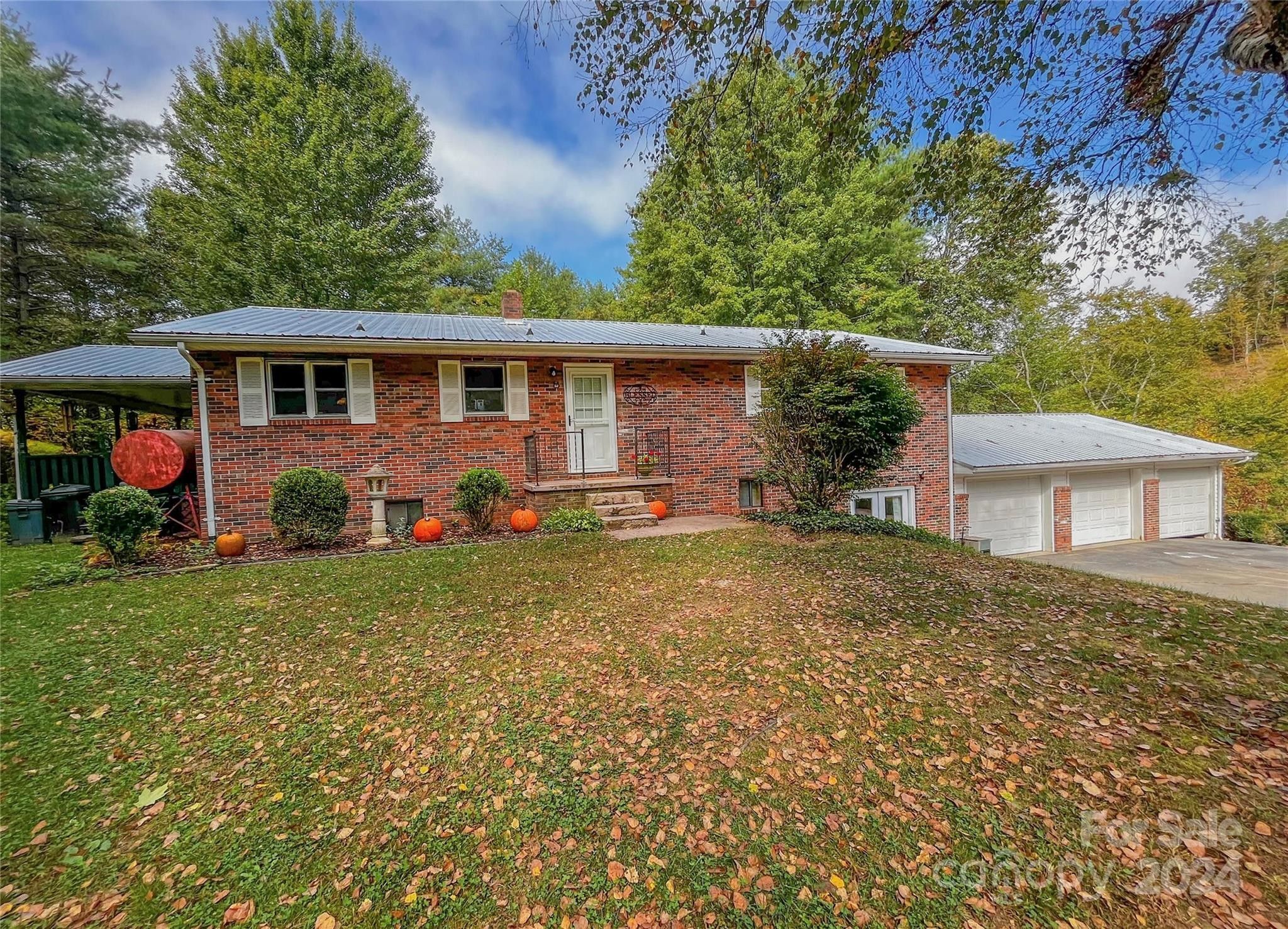 Green Mountain, Yancey County, NC House for sale Property ID 417914195