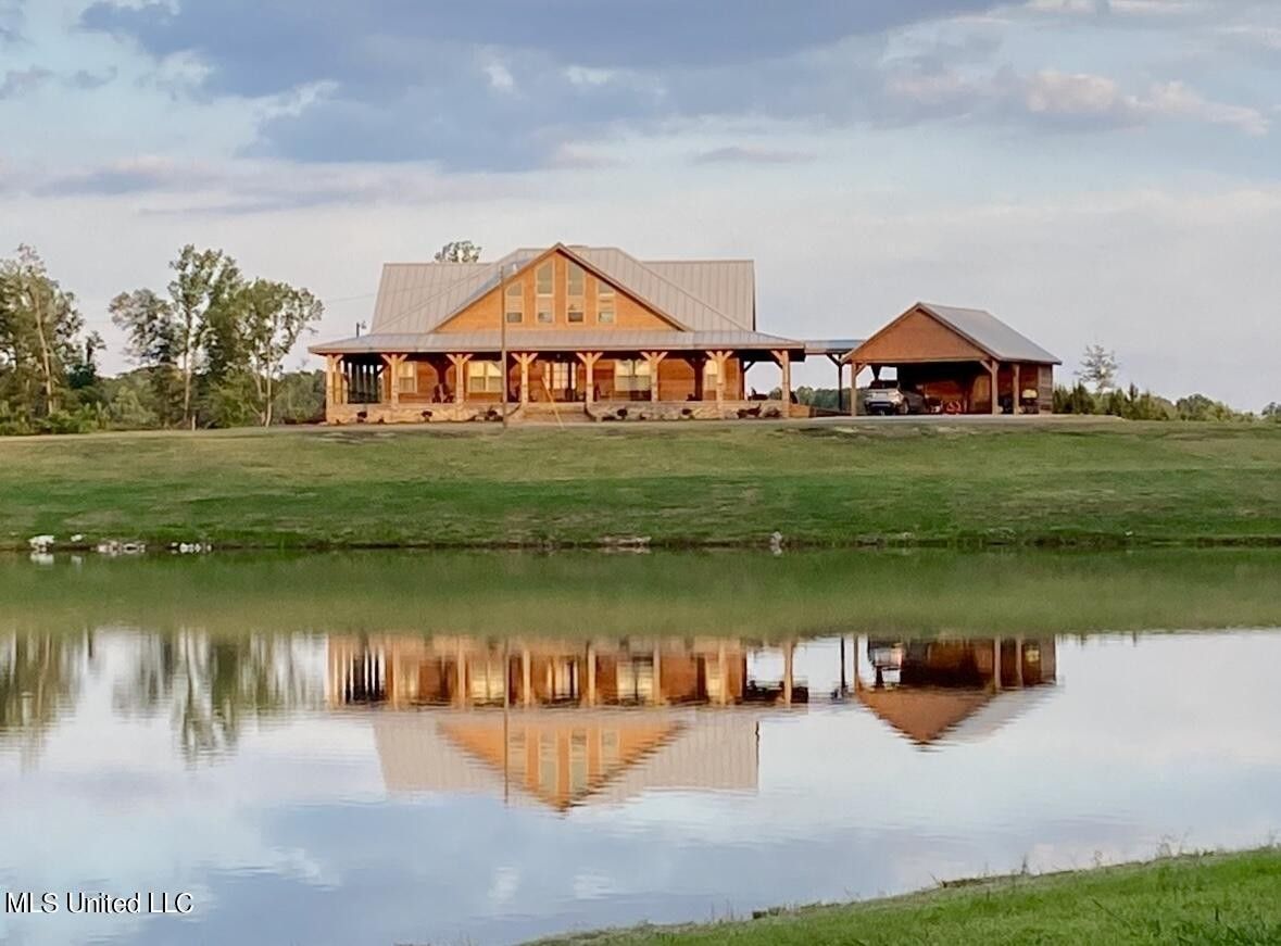 Forest, Scott County, MS Lakefront Property, Waterfront Property, House for sale Property ID