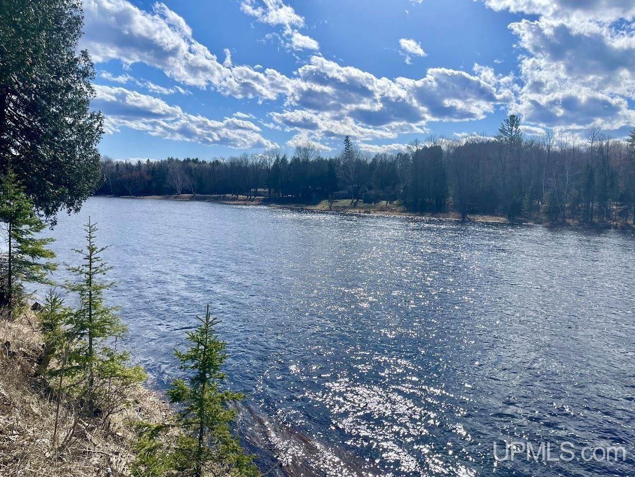 Cornell, Delta County, MI Undeveloped Land, Lakefront Property