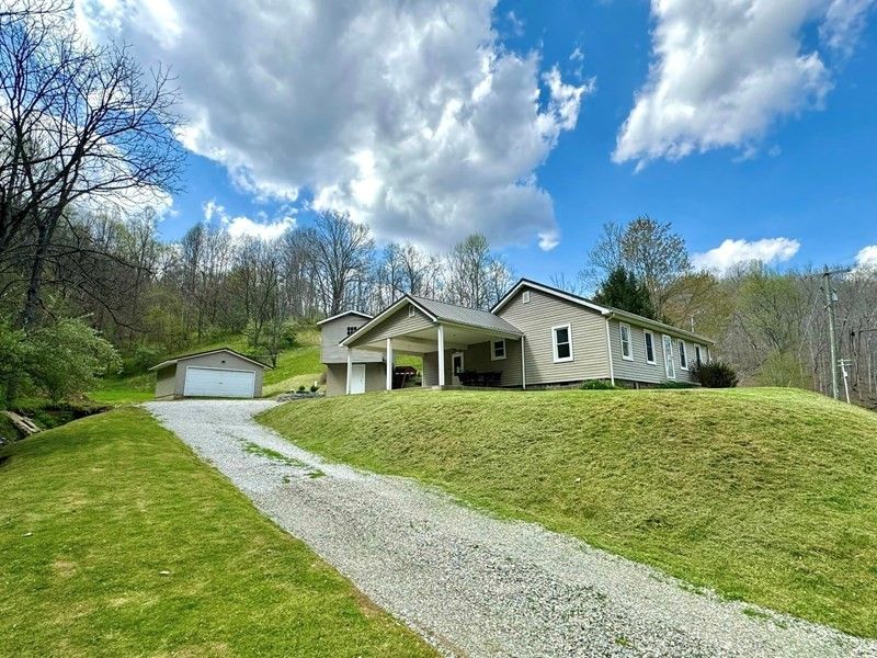 Looneyville, Roane County, WV House for sale Property ID 419454064