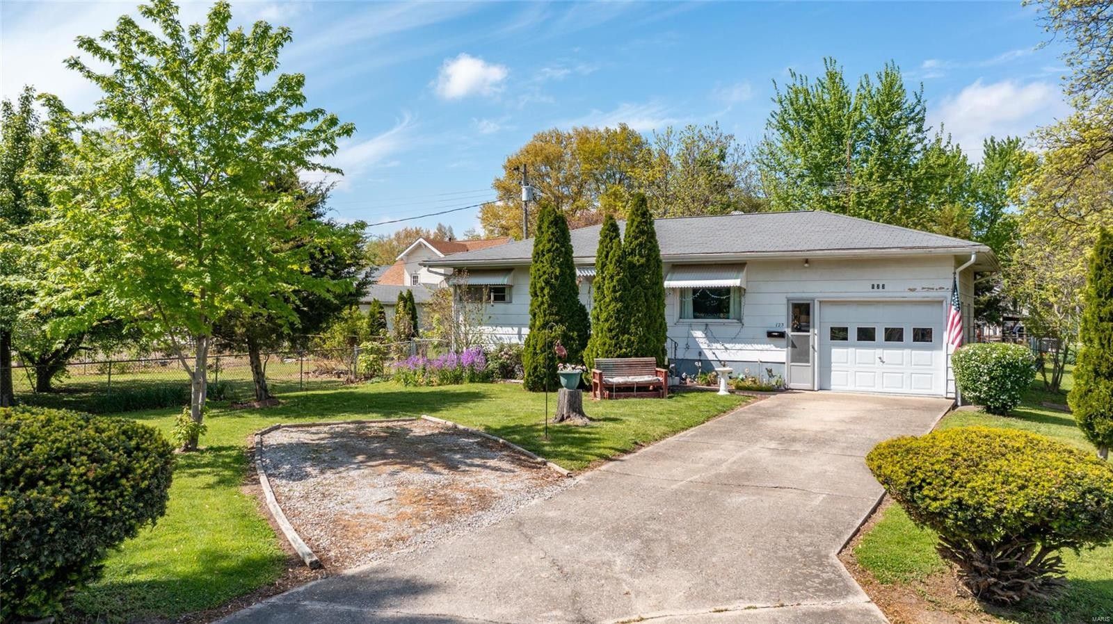 Gillespie, Macoupin County, IL House for sale Property ID 419552222