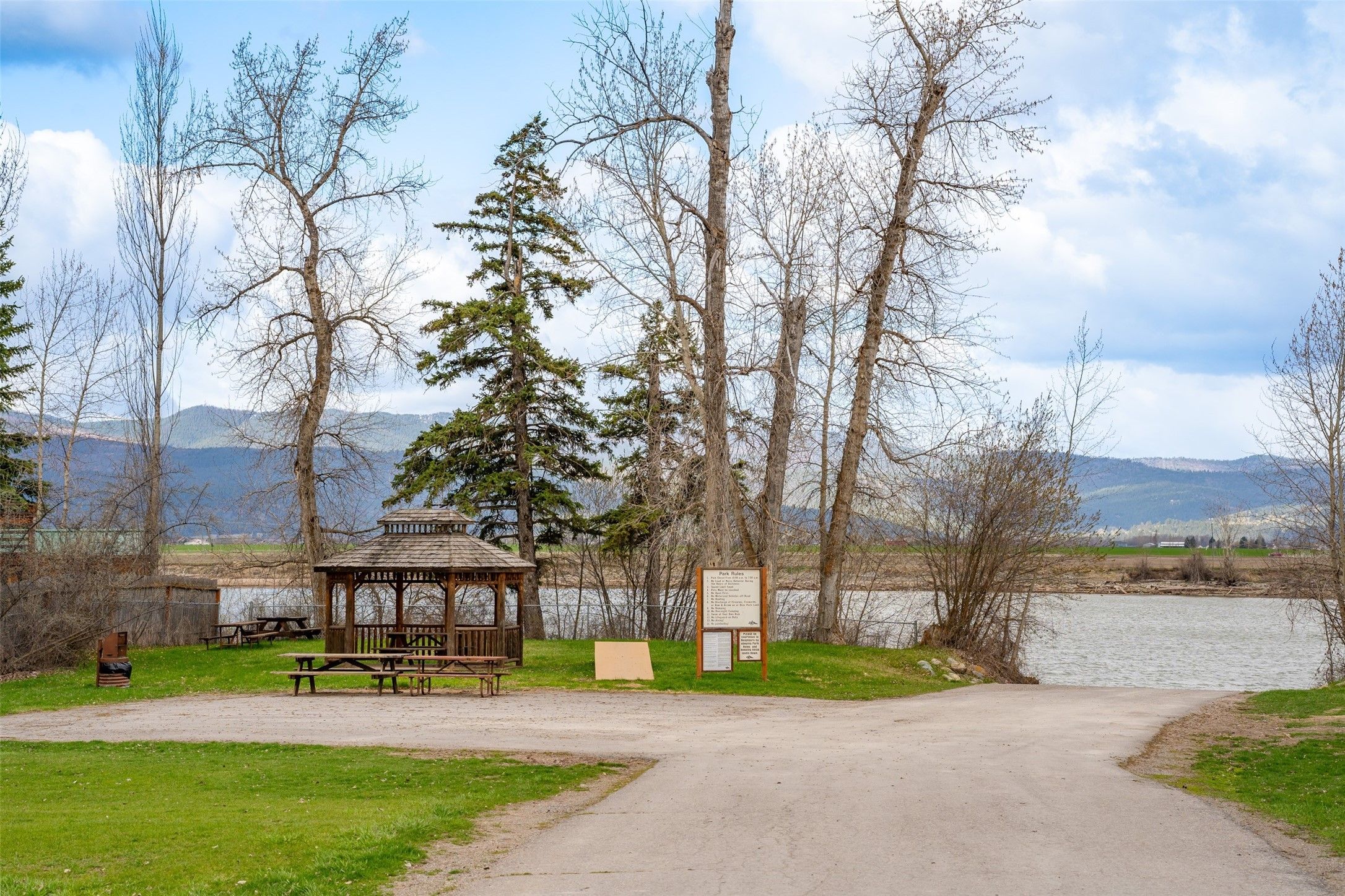 Bigfork, Flathead County, MT Lakefront Property, Waterfront Property