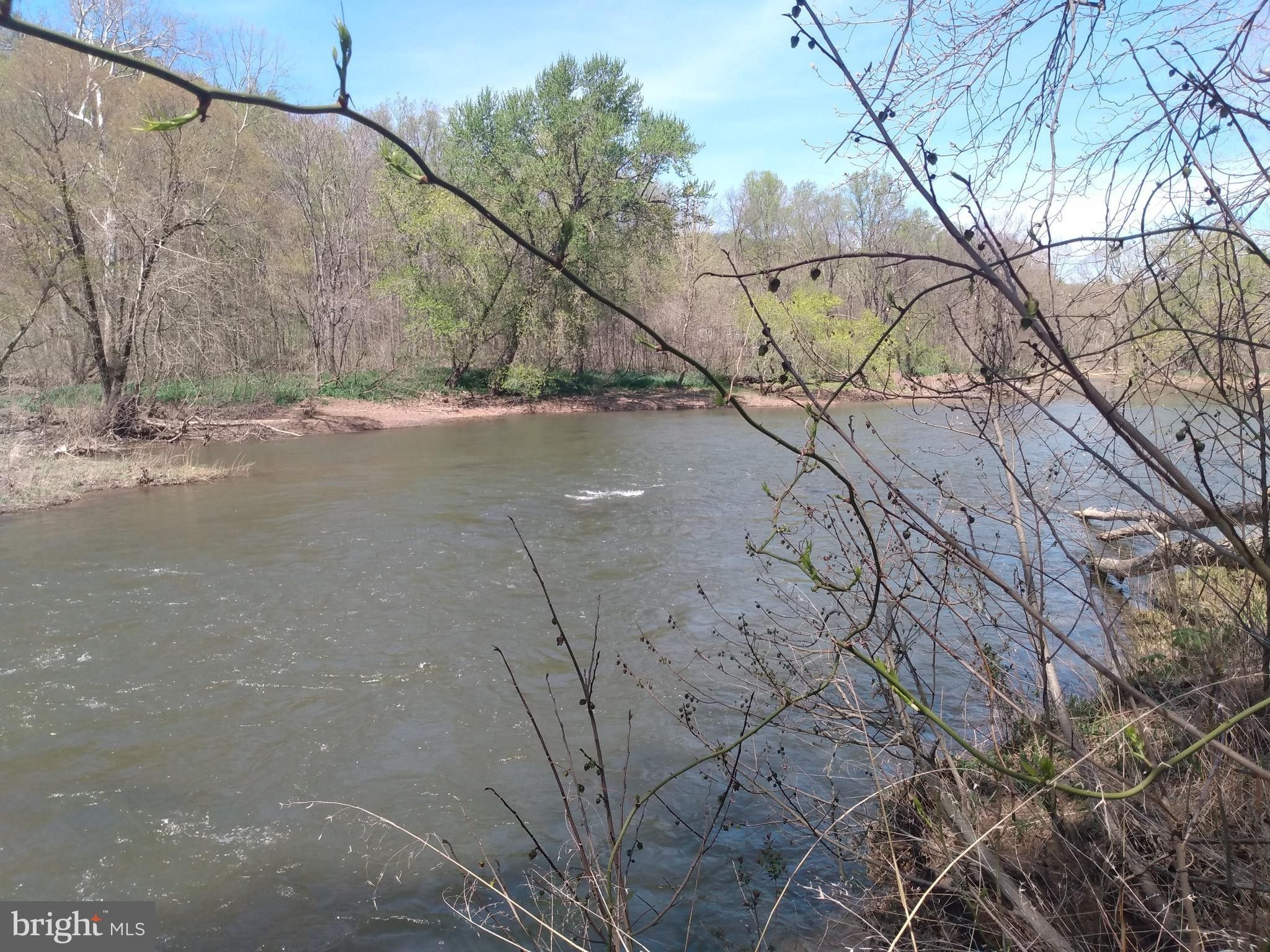 Great Cacapon, County, WV Undeveloped Land, Lakefront Property