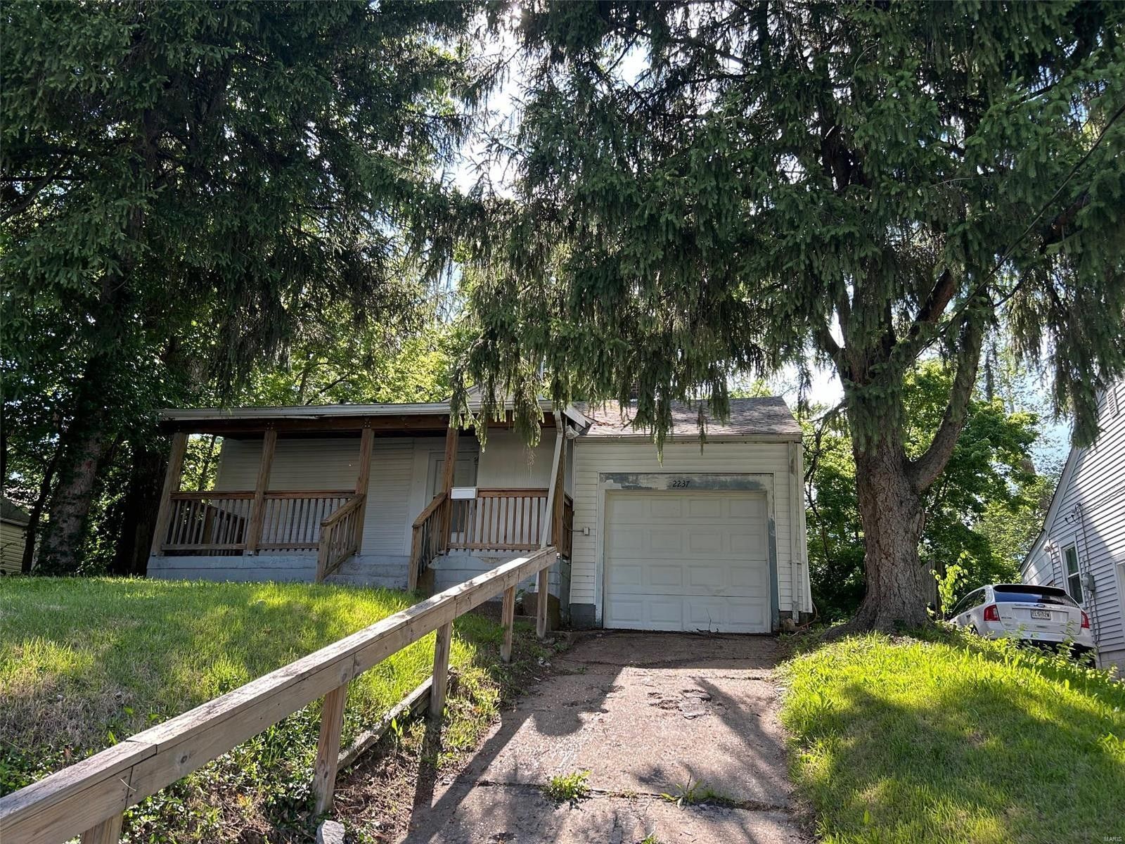 Breckenridge Hills, Saint Louis County, MO House for sale Property ID