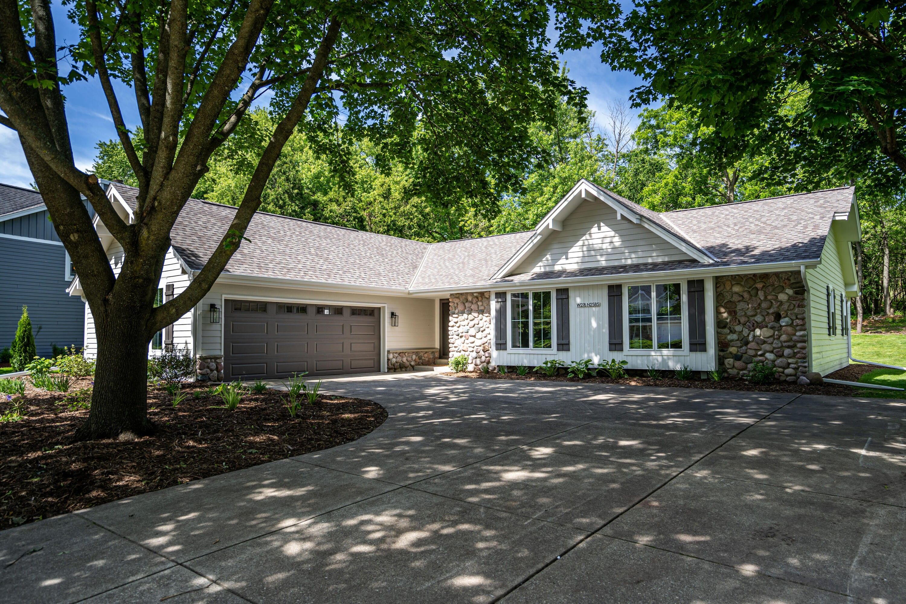 Pewaukee, Waukesha County, WI House for sale Property ID 419955068