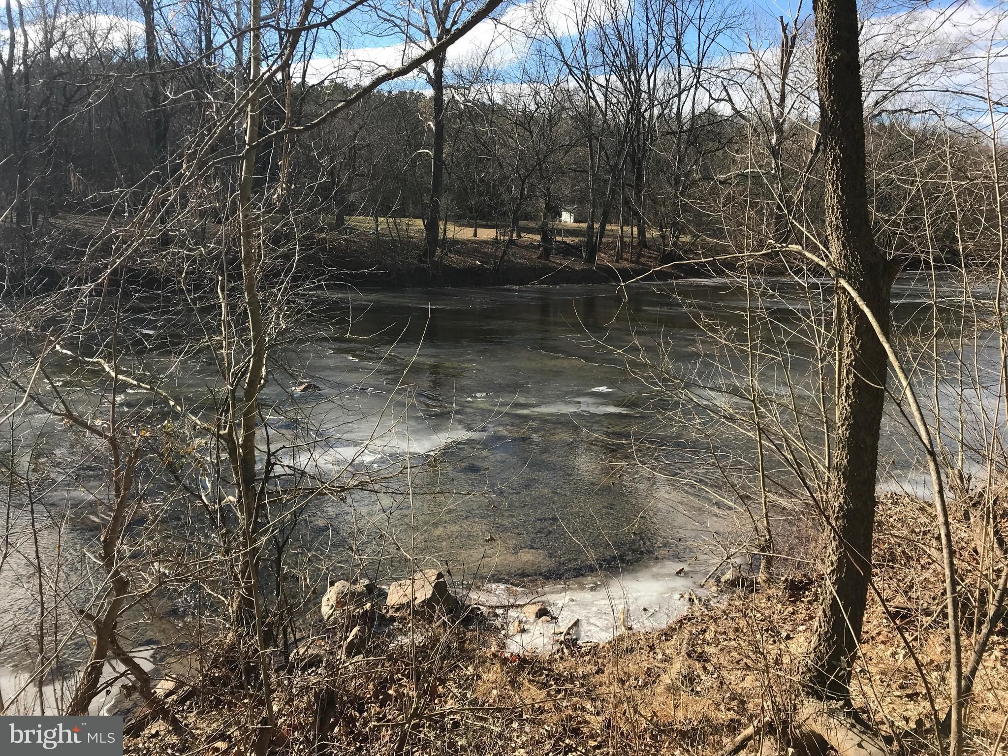 Maurertown, Shenandoah County, VA Lakefront Property, Waterfront