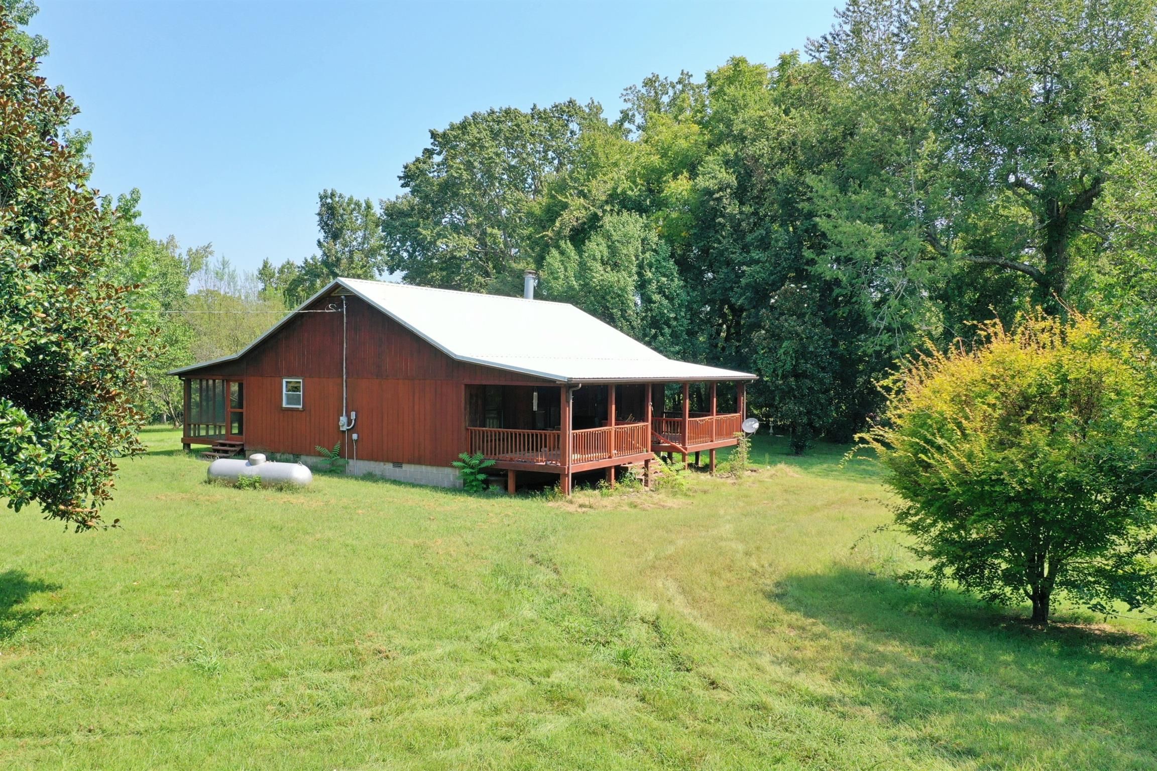 Linden, Perry County, TN Lakefront Property, Waterfront Property, House