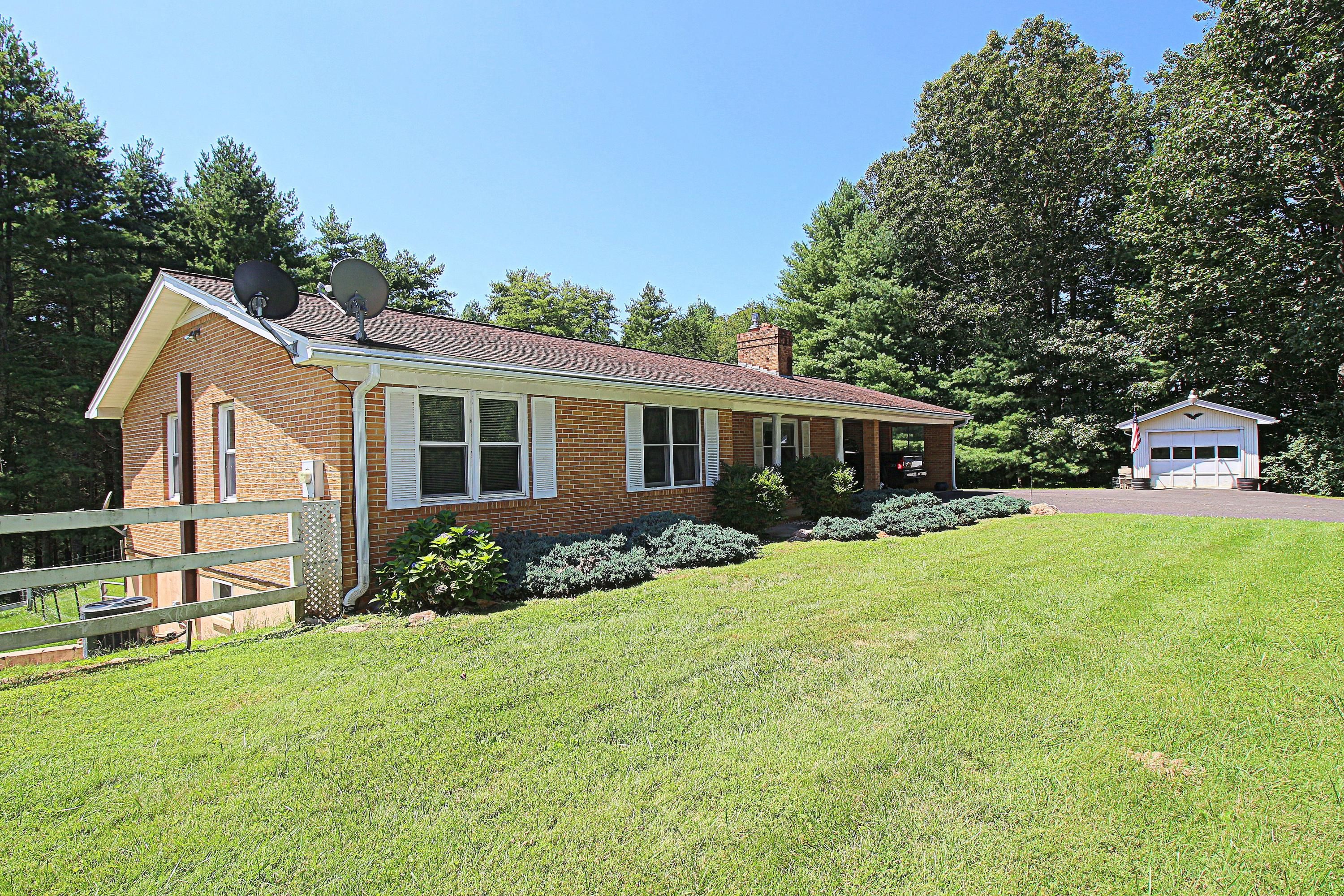 Dugspur, Carroll County, VA House for sale Property ID 337074284