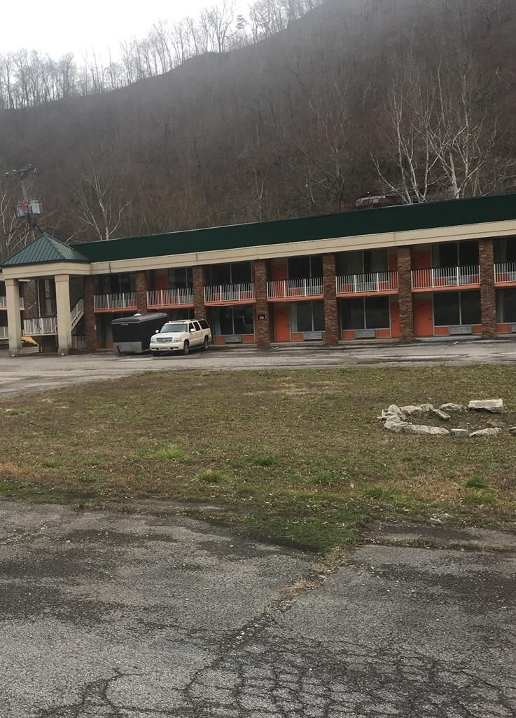 Pikeville, Pike County, KY Commercial Property, House for sale Property