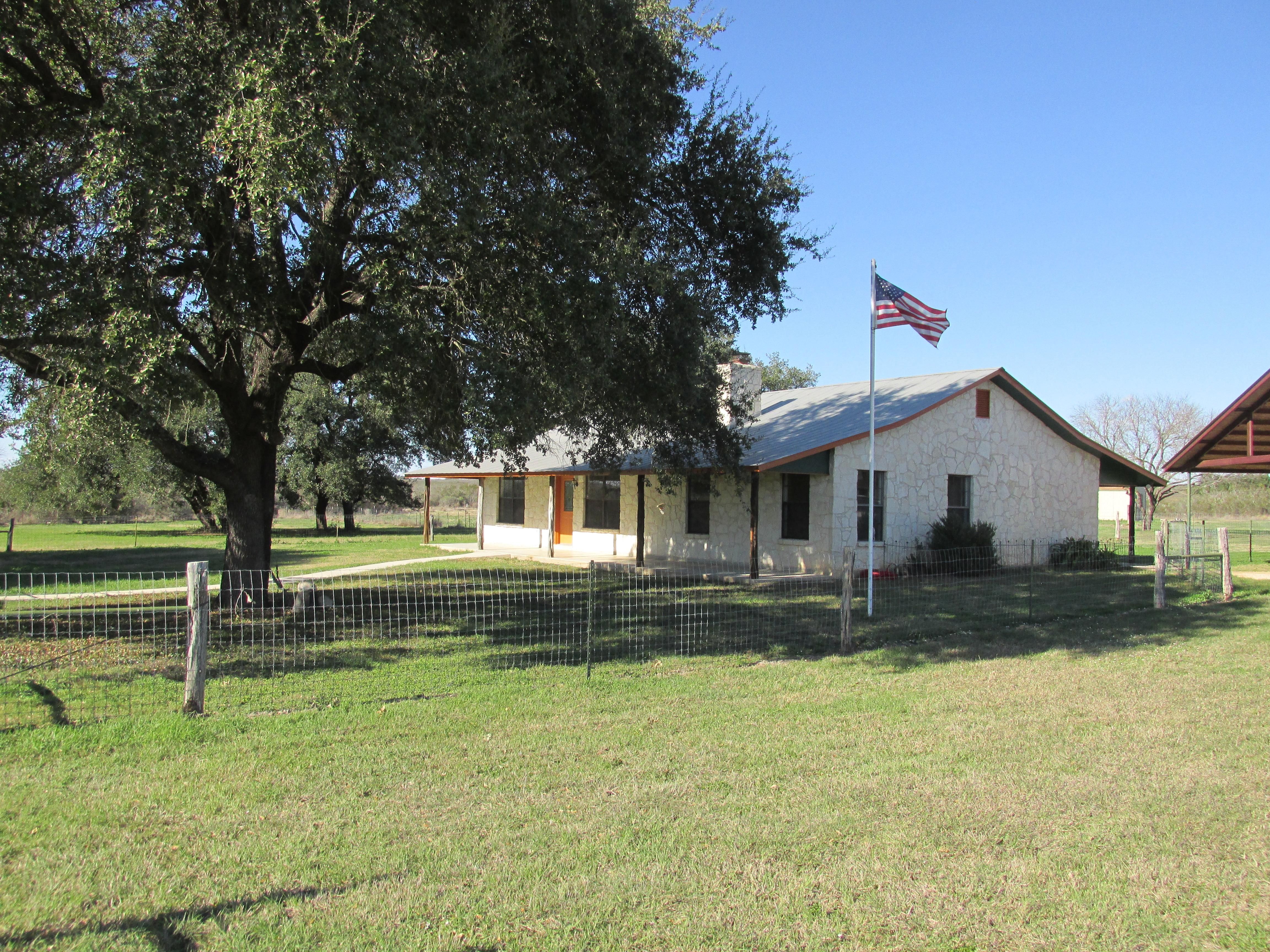 Hondo, Medina County, TX Horse Property, House for sale Property ID