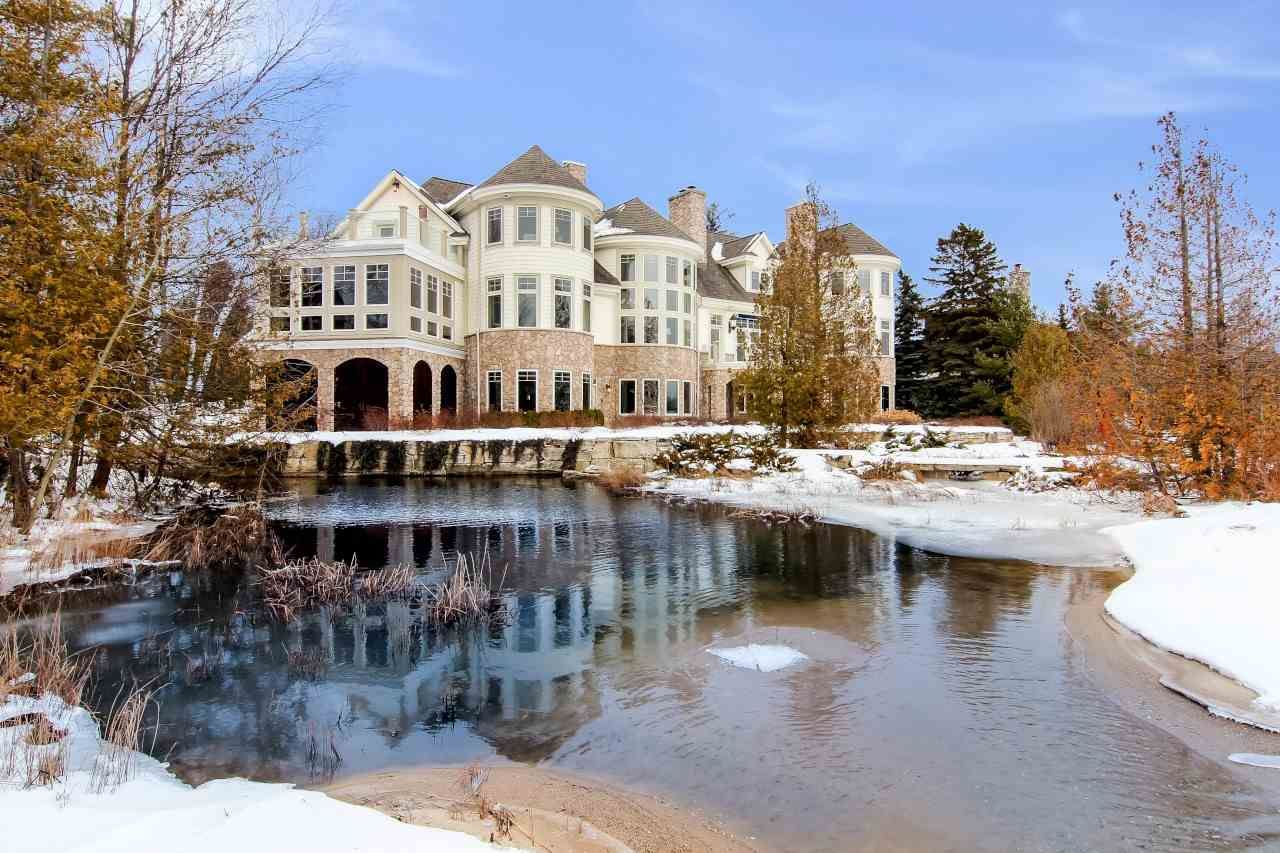 Charlevoix, Charlevoix County, MI Lakefront Property, Waterfront