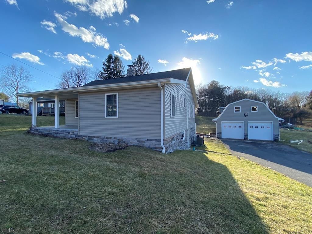 Breezewood, Bedford County, PA House for sale Property ID 337247052