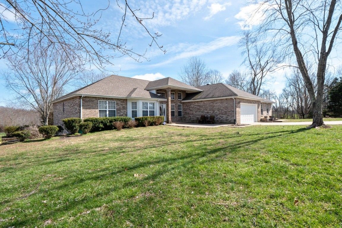 Lafayette, Macon County, TN House for sale Property ID 337461857