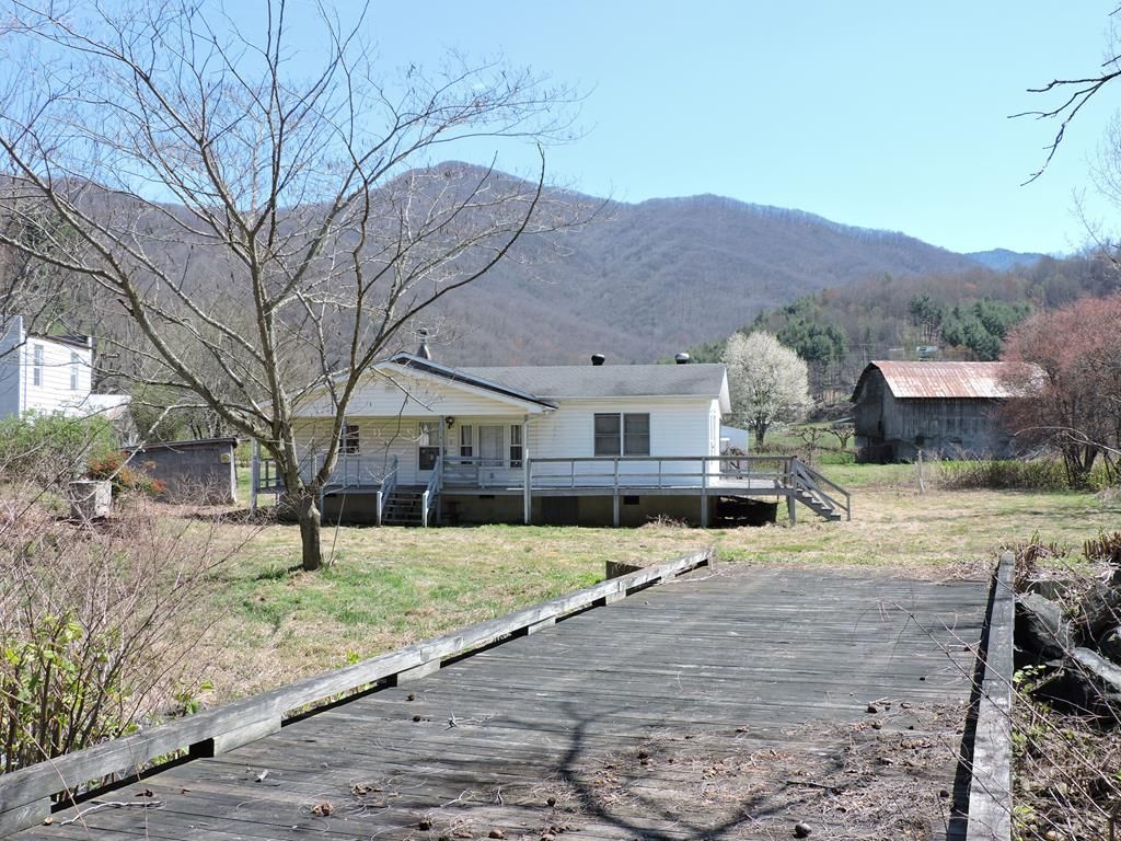 Burnsville, Yancey County, NC House for sale Property ID 337777689