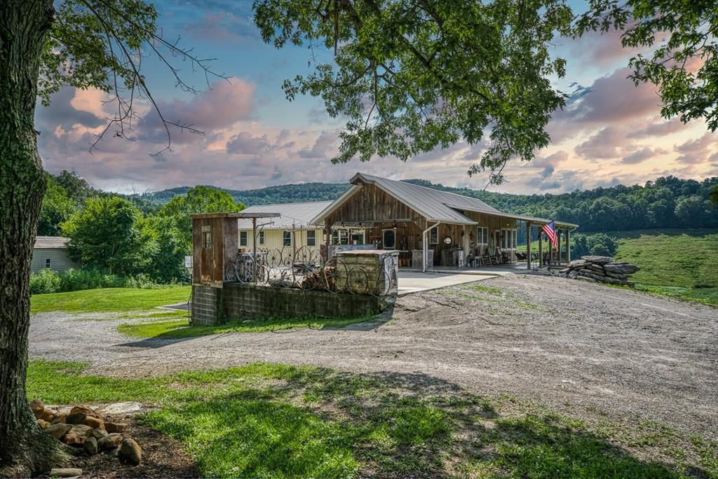 Spencer, Van Buren County, TN House for sale Property ID 338890337