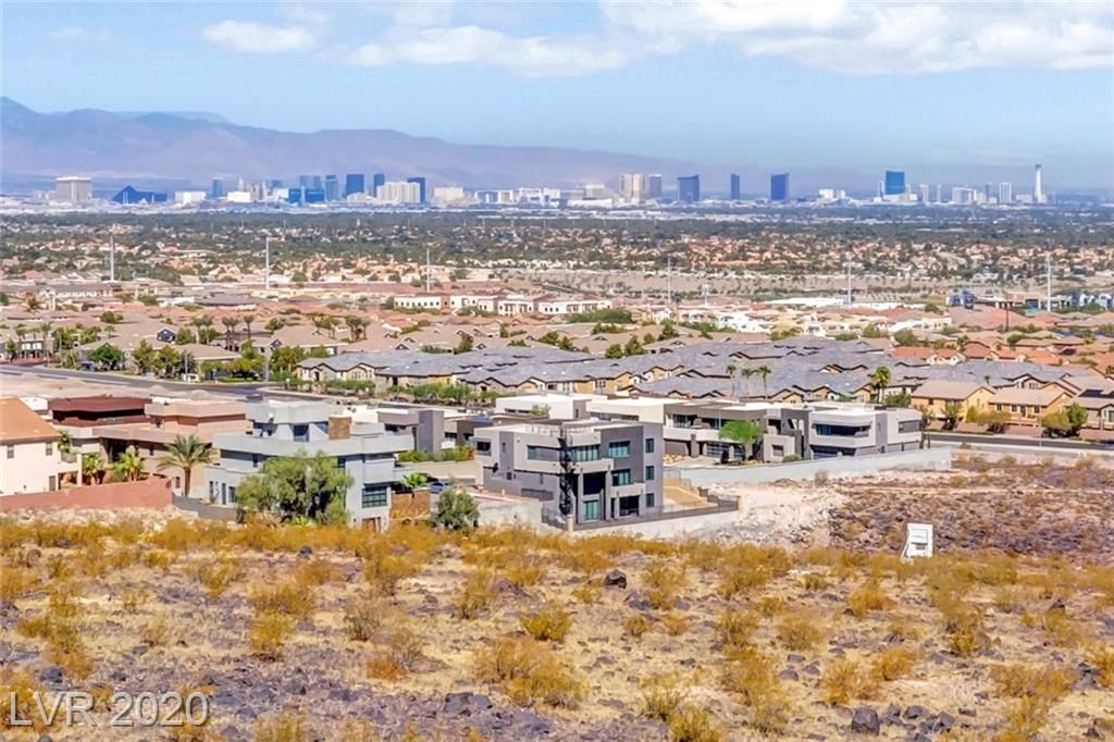 henderson sky clarks