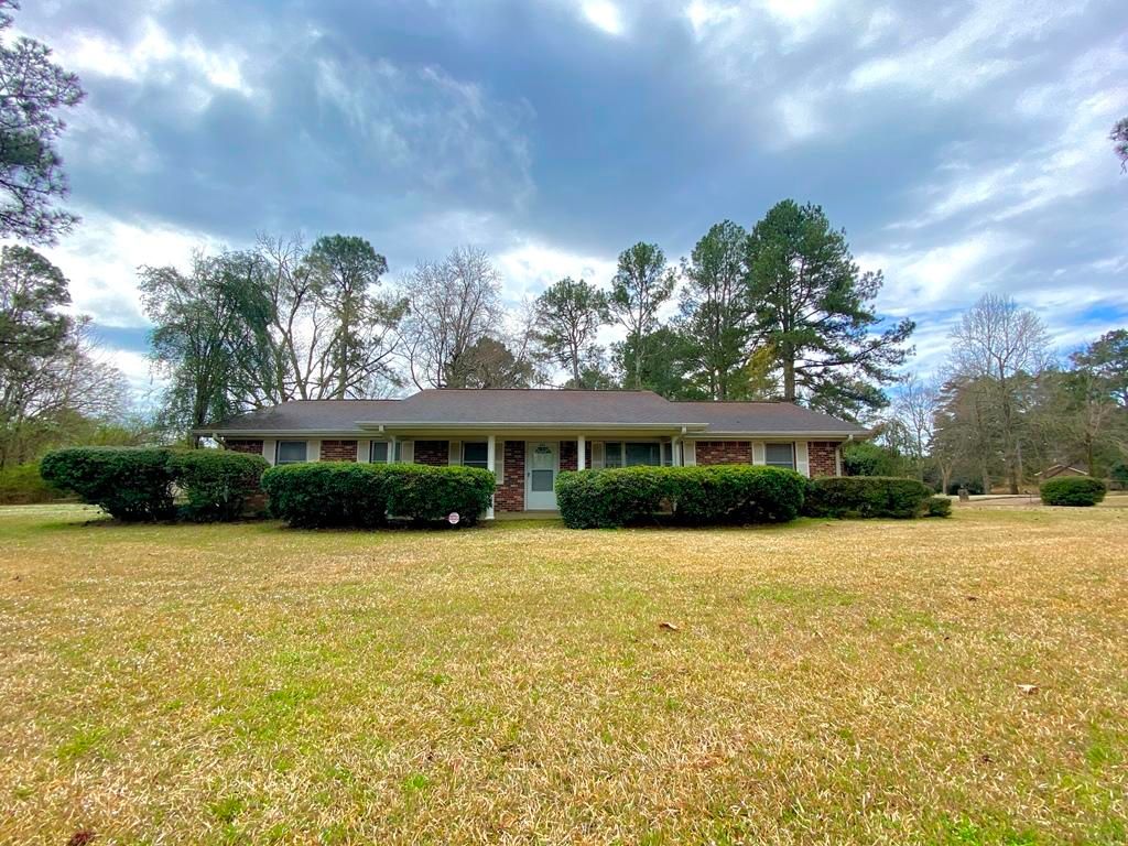 Tupelo, Lee County, MS Lakefront Property, Waterfront Property, House