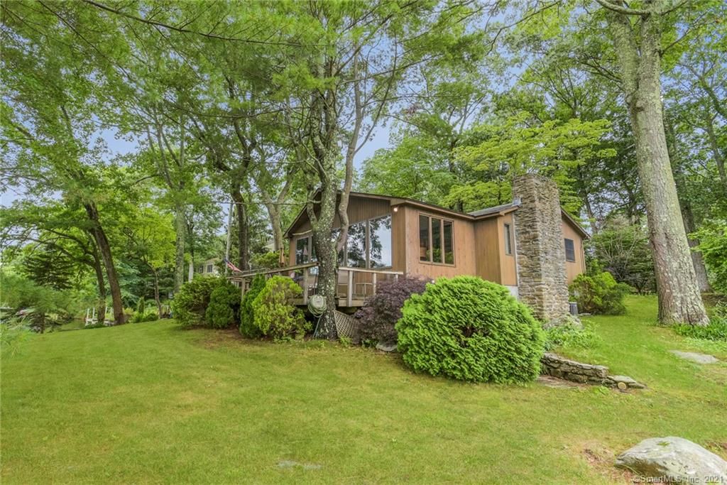 Haddam, Middlesex County, CT Lakefront Property, Waterfront Property