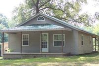 House in Benton County, Tennessee