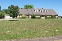 House in Titus County, Texas