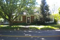 House in Benton County, Tennessee