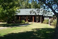 Farm and Ranch in Humphreys County, Tennessee