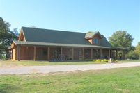 Farm and Ranch in Stone County, Missouri