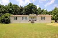 House in Henderson County, Tennessee
