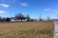 House in Jefferson County, Illinois