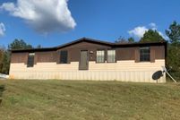 House in Henderson County, Tennessee