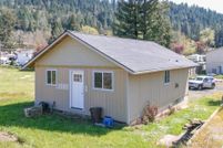 Land in Douglas County, Oregon