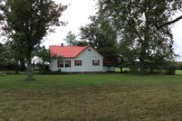 Land in Jefferson County, Illinois