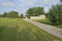 Land in Jefferson County, Illinois