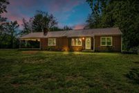 House in Dickson County, Tennessee