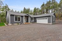 House for sale in Douglas County, Oregon