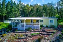 House for sale in Douglas County, Oregon