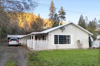 House for sale in Douglas County, Oregon