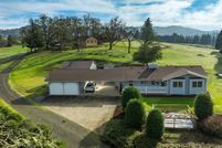 House for sale in Douglas County, Oregon
