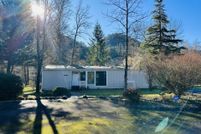 House for sale in Lane County, Oregon