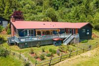 House for sale in Coos County, Oregon