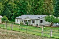 House for sale in Douglas County, Oregon