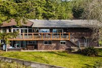 House for sale in Coos County, Oregon