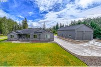 House for sale in Lane County, Oregon