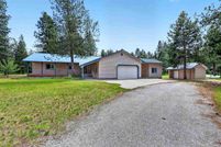 House for sale in Pend Oreille County, Washington